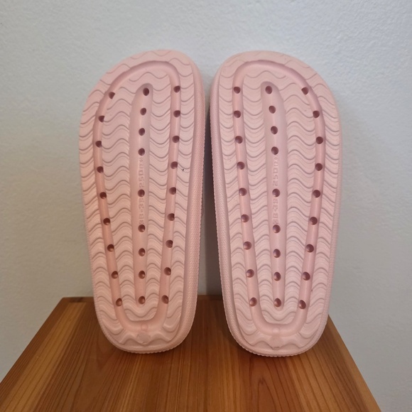 NWOT The Cloudies - Pink Original Slides - 7.5 (38-39) - Picture 6 of 7